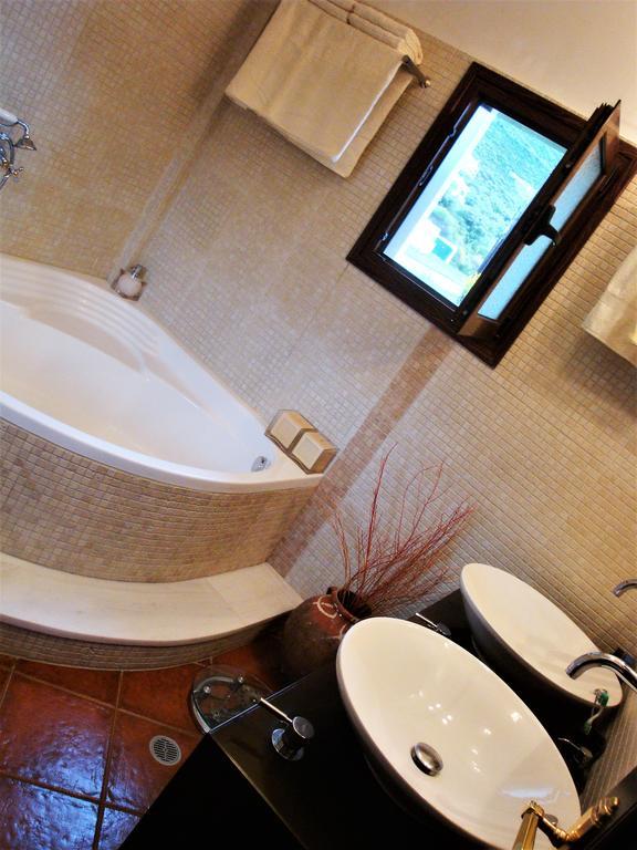 Waterfront Mediterranean Villa Skroponeria ภายนอก รูปภาพ