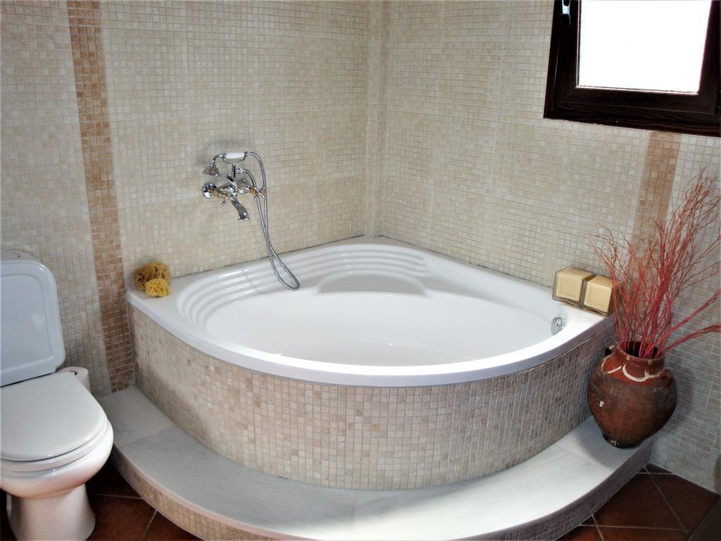 Waterfront Mediterranean Villa Skroponeria ภายนอก รูปภาพ