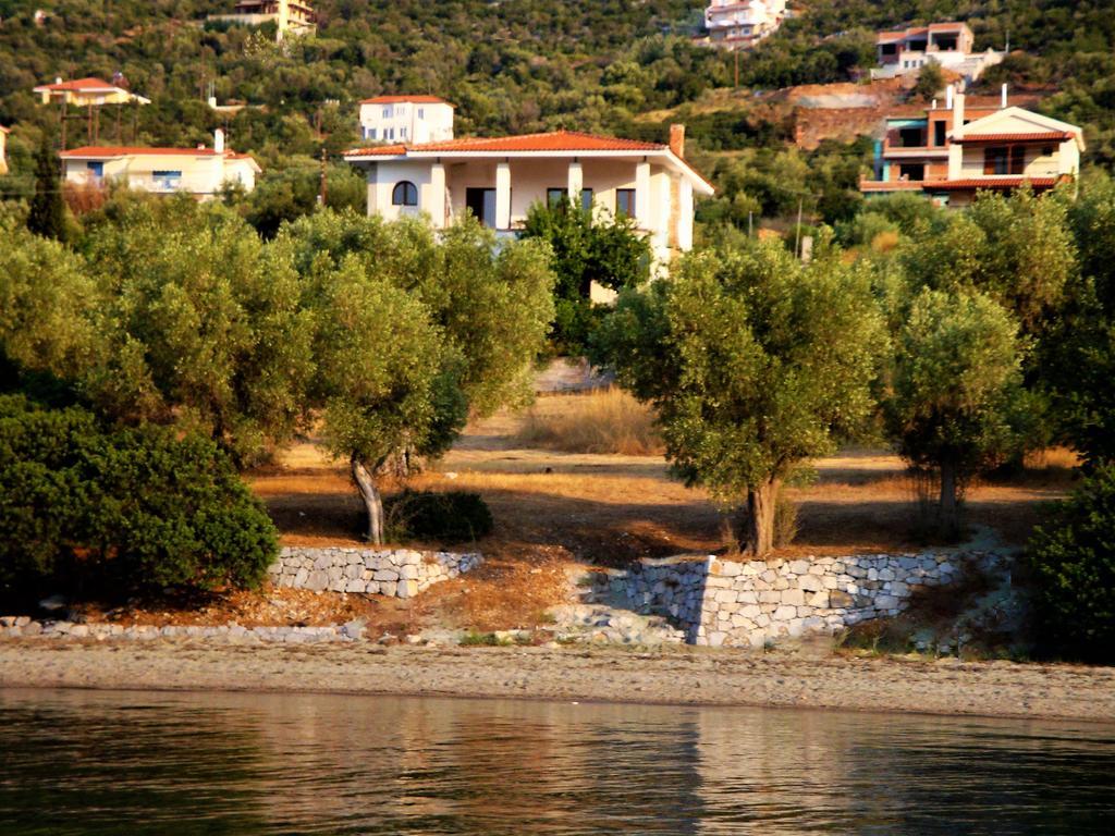 Waterfront Mediterranean Villa Skroponeria ภายนอก รูปภาพ